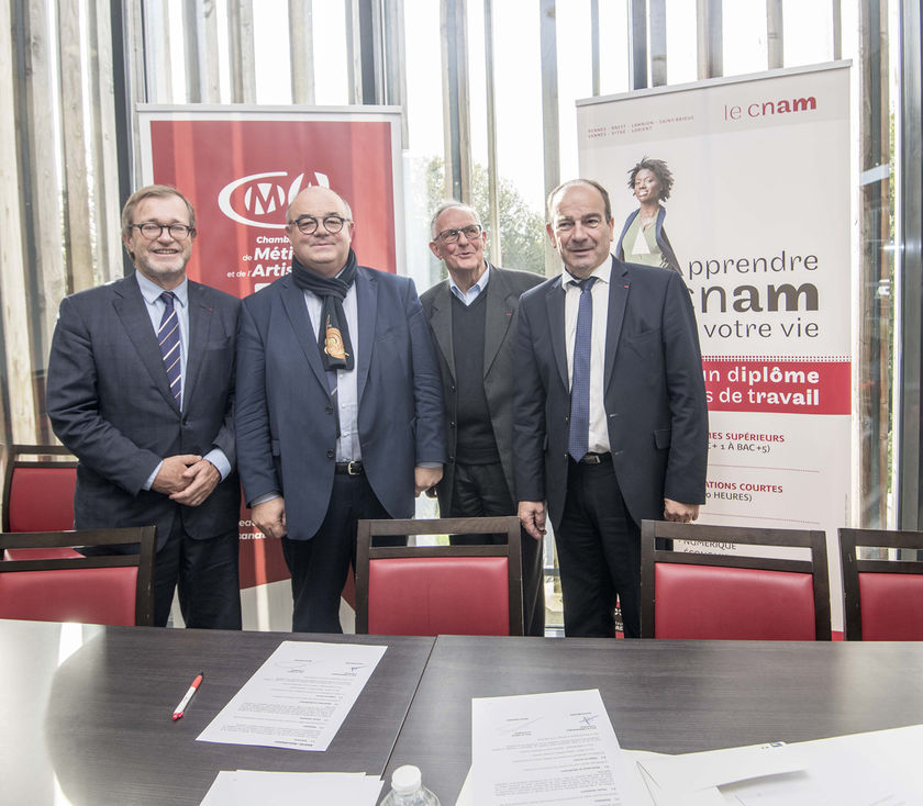 Ur skourr eus Kreizenn vroadel an arzoù hag ar micherioù digoret e Kemper